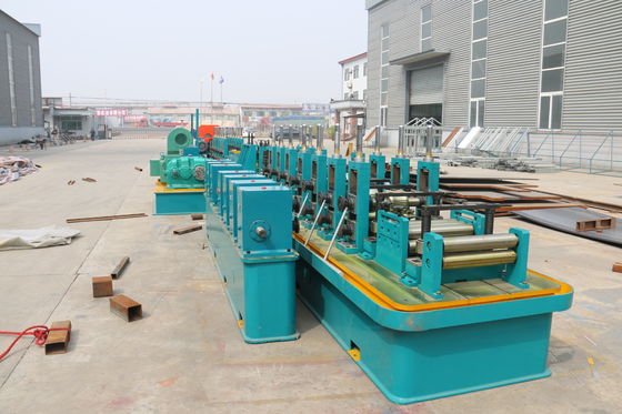 CE Downspout Boru Rulo Şekillendirme Makinesi 50m / dak Yüksek Frekanslı Kaynaklı
