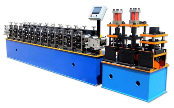 Galvanizli Çelik için 380V Palet Raf Rulo Şekillendirme Makinesi 5m / dak
