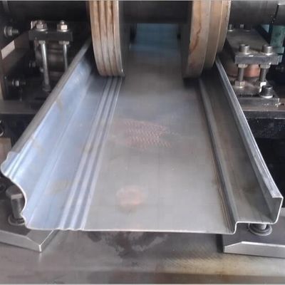 4.2T Çelik Saplama Rulo Şekillendirme Makinesi 30m / dak Depo Kapısı