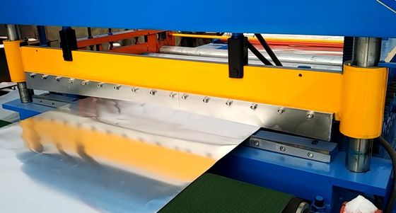 12m / dak Renkli Çelik Rulo Şekillendirme Makinesi Uzunluk Hattına Kesildi