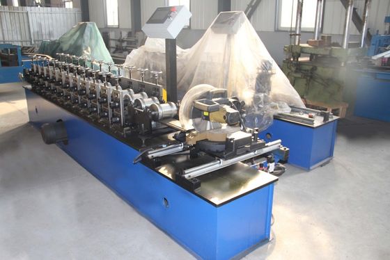 50Hz Kapı Çerçevesi Rulo Şekillendirme Makinesi 12m / dak 2 Tesviye Mili