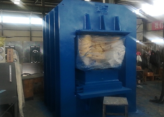 Merkezi 15kw 2500T Çelik Kapı Kabartma Makinesi Hidrolik Pres