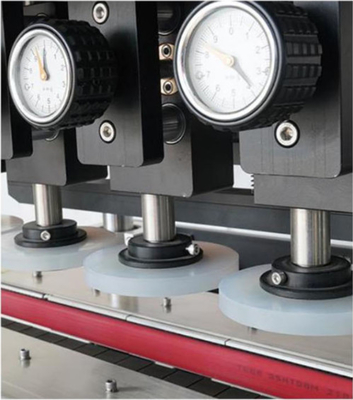 Sekiz Tekerlek Çapı 55mm Gıda Kapatma Makinesi 1000w 120b / Min